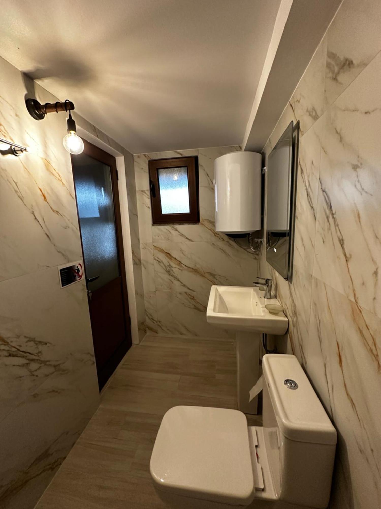 Guest House Gorani Berat Exterior photo